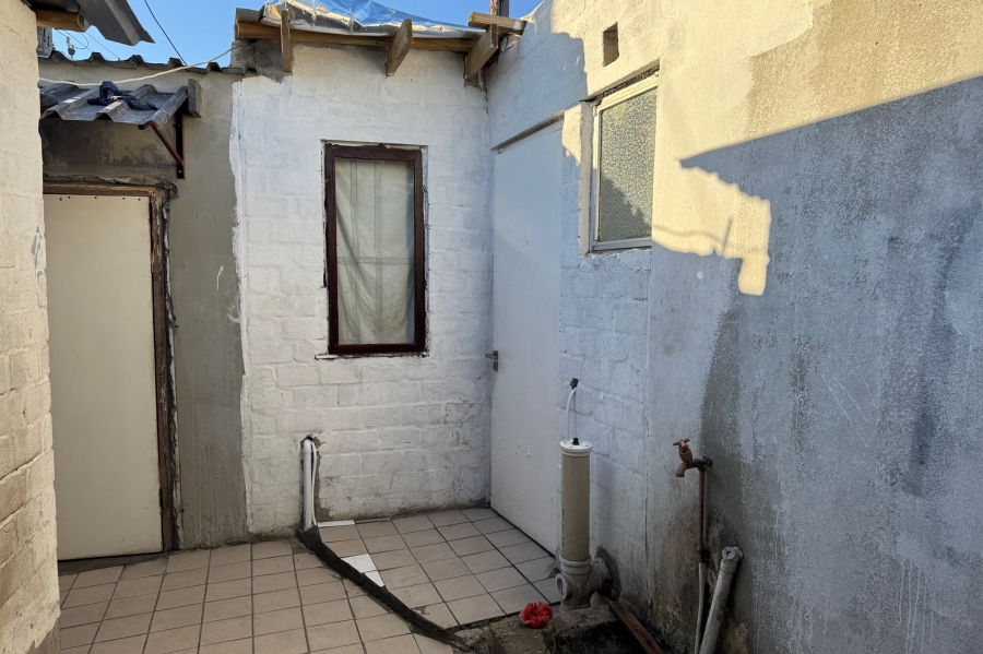 7 Bedroom Property for Sale in Wimbledon Estate Western Cape